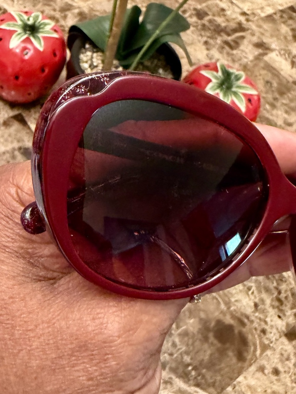 ⭐️⭐️Coach HC8358F (Burgundy Glitter Sig C) Sunglasses Full Inclusion - Picture 7 of 15